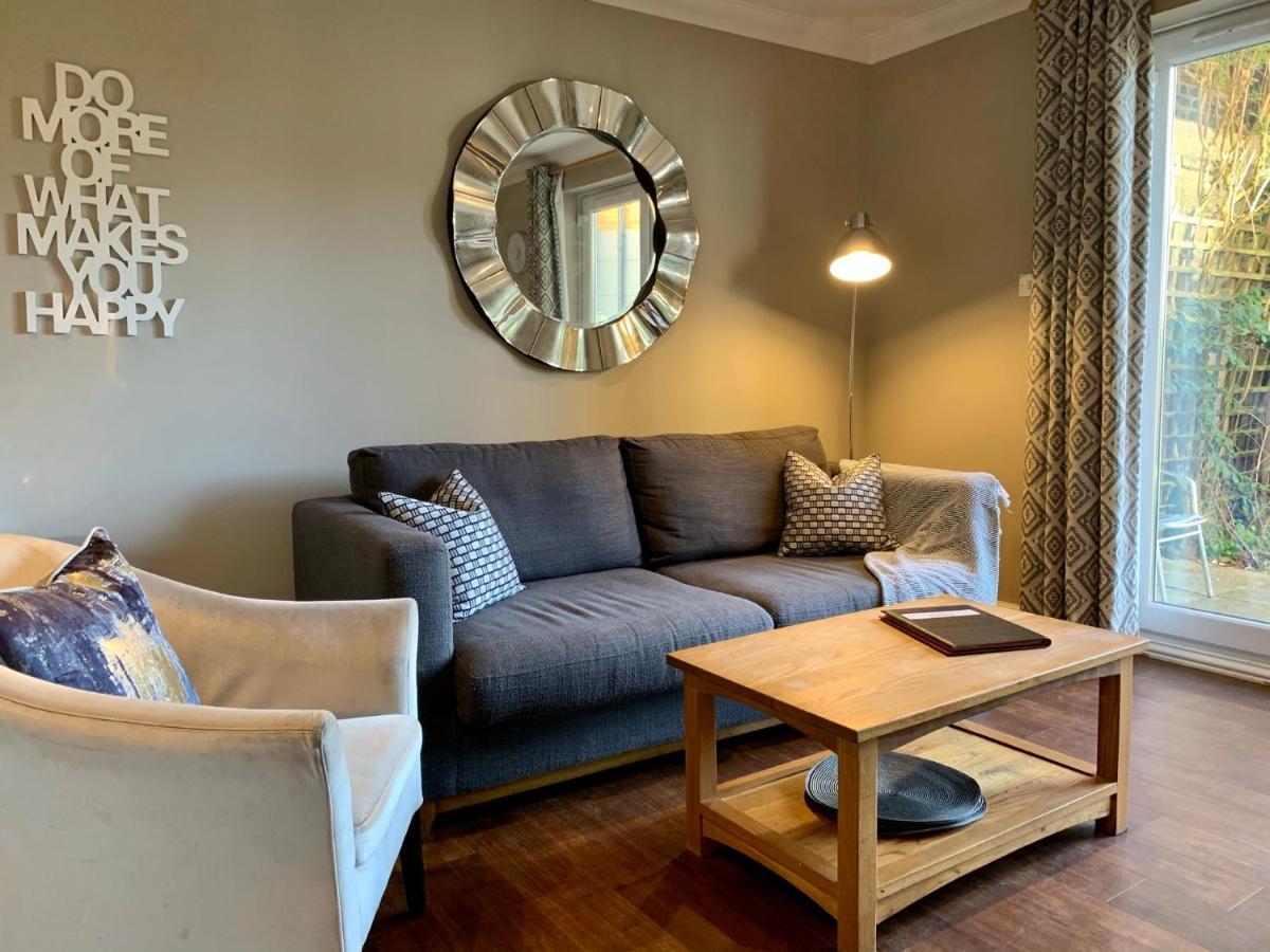 Lord Raglan House Apartments 2Br With Parking Windsor Exterior photo
