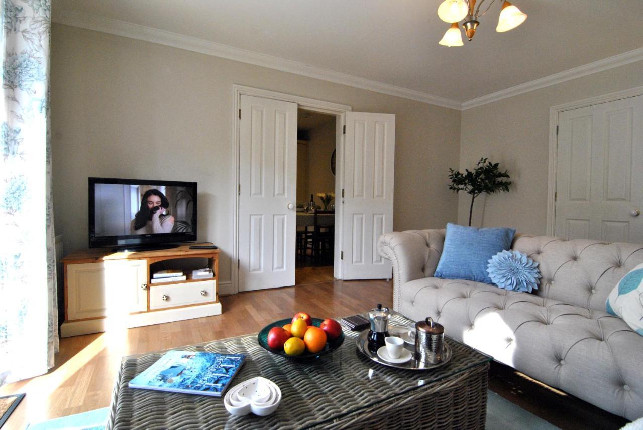 Lord Raglan House Apartments 2Br With Parking Windsor Exterior photo