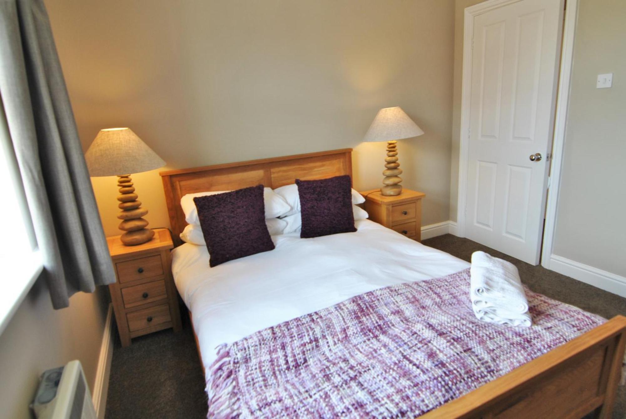 Lord Raglan House Apartments 2Br With Parking Windsor Exterior photo