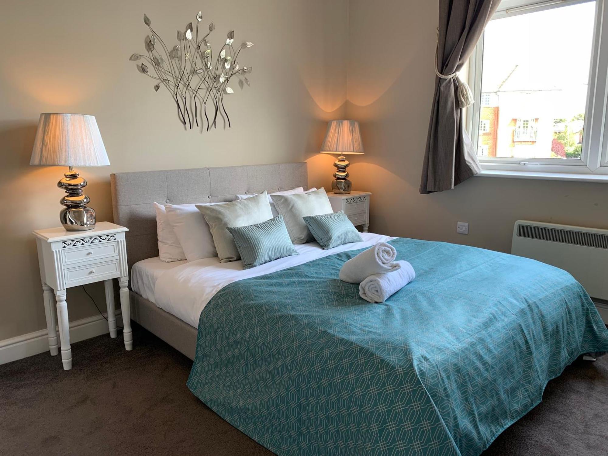 Lord Raglan House Apartments 2Br With Parking Windsor Exterior photo