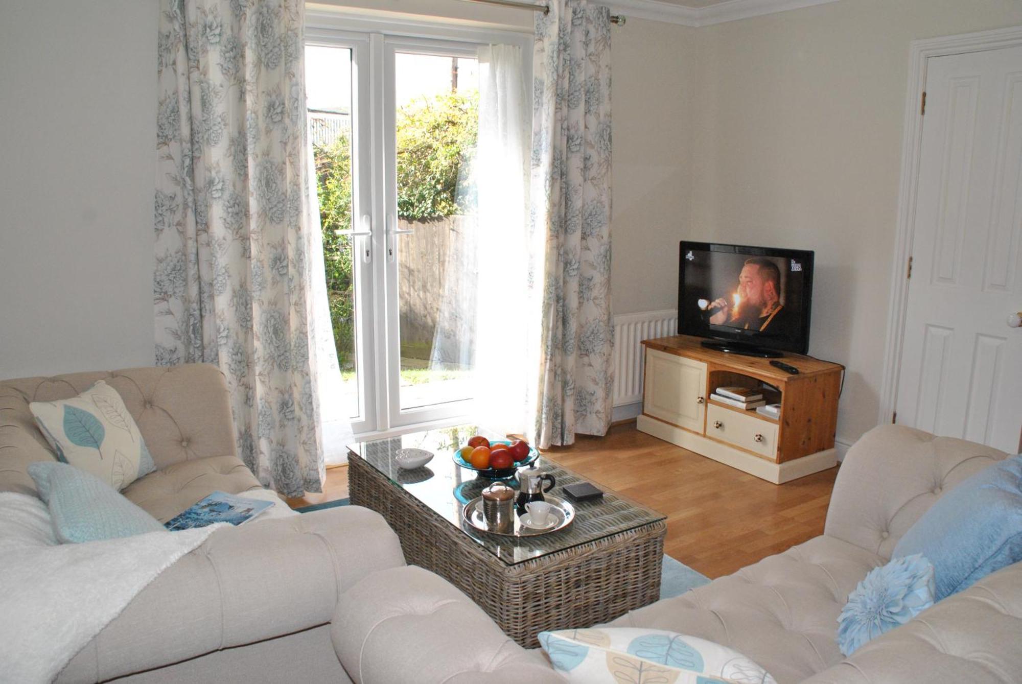 Lord Raglan House Apartments 2Br With Parking Windsor Exterior photo